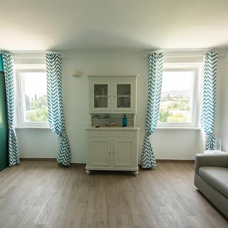 Lanterna 玛切阿加