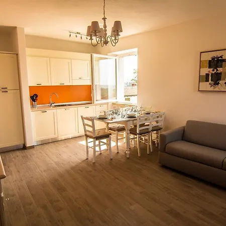 Daire Lanterna Marciaga